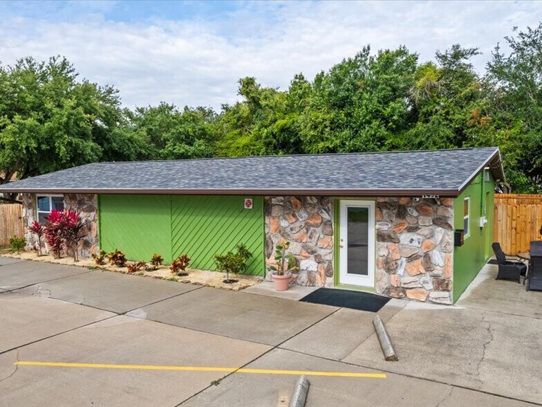 More Photos Of 1452 Bellaire Ln NE, Palm Bay Freestanding For Sale