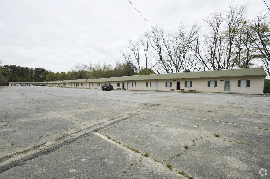 More Photos Of 2459 Roosevelt Hwy, Atlanta Office For Sale