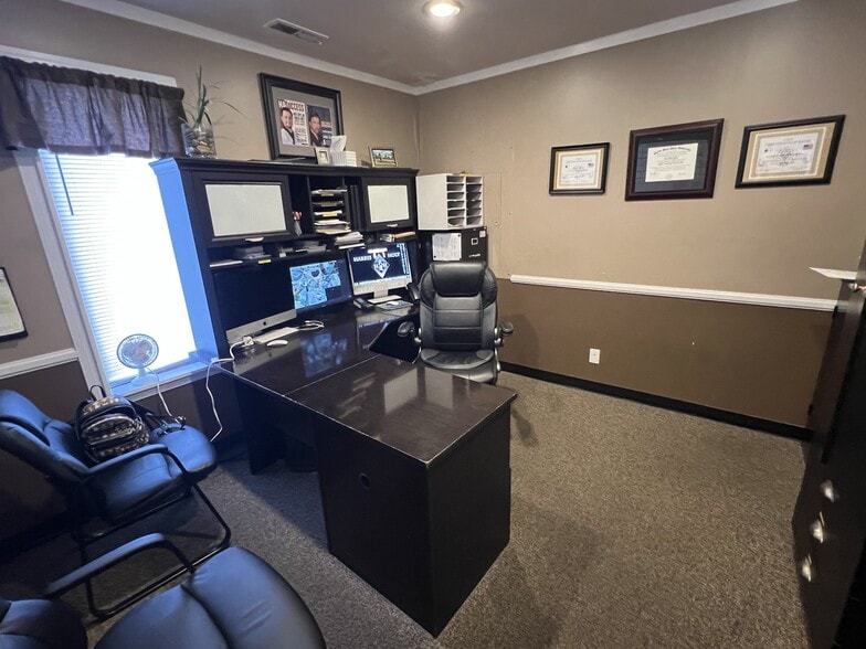 More Photos Of 211 W Dunbar Cave Rd, Clarksville Warehouse For Sale