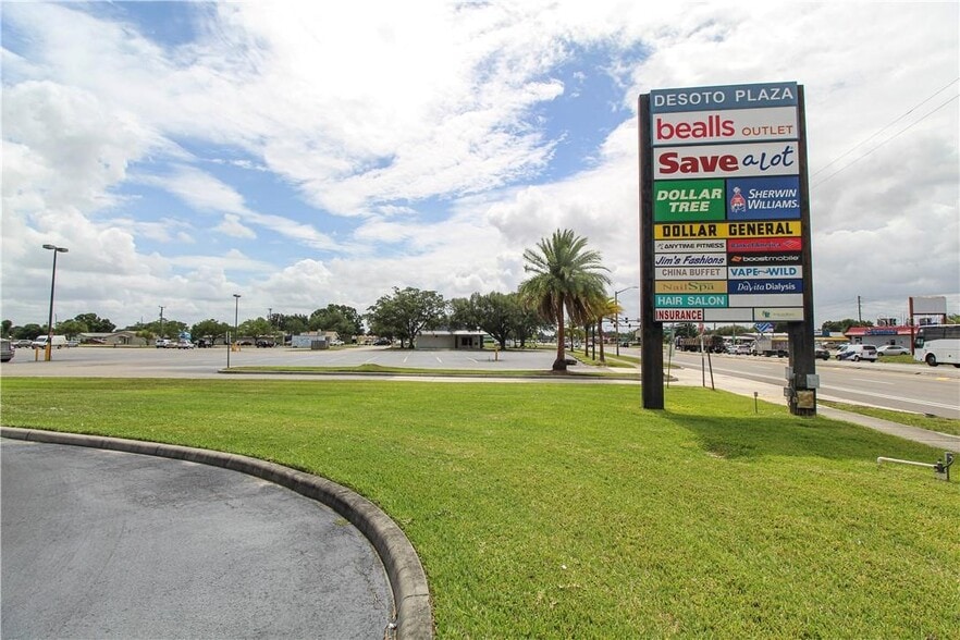 More Photos Of 1409 E Oak St, Arcadia Storefront Retail Office For Sale