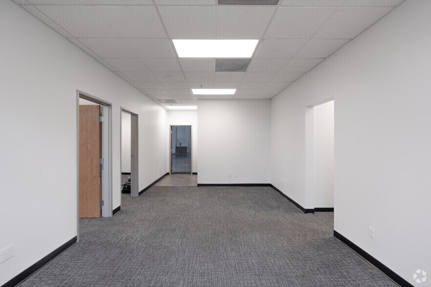 More Photos Of 7580 Cherry Ave, Fontana Warehouse For Lease