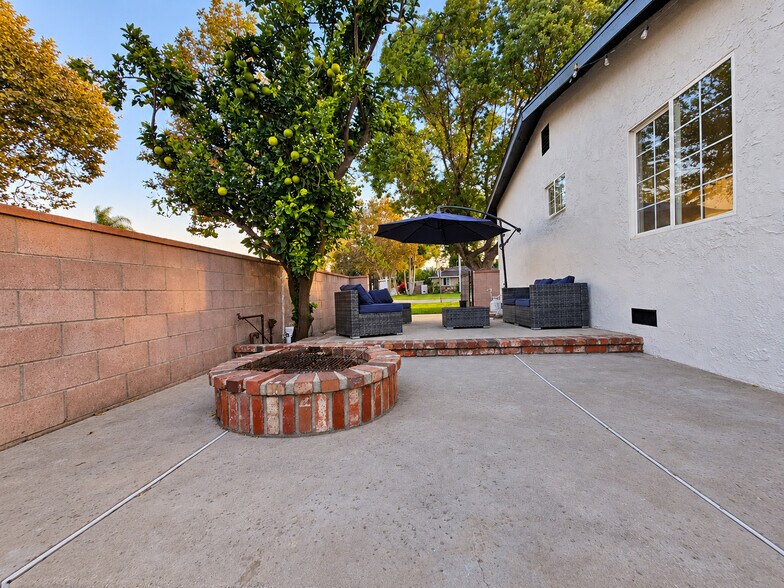 More Photos Of 554 W Verness St, Covina Healthcare For Sale