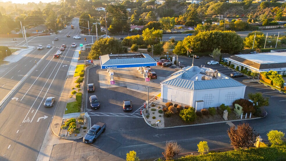 More Photos Of 3645 Rio Rd, Carmel Service Station For Sale