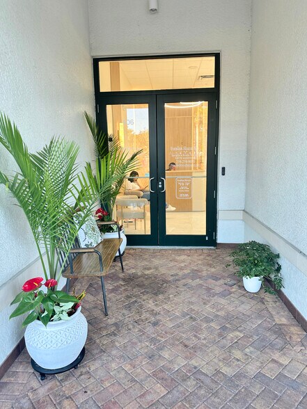 More Photos Of 2800 Davis Blvd, Naples Office For Sale