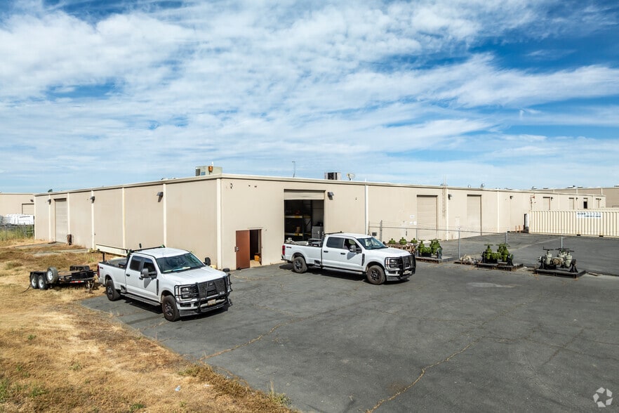 More Photos Of 1462 Tanforan Ave, Woodland Warehouse For Lease