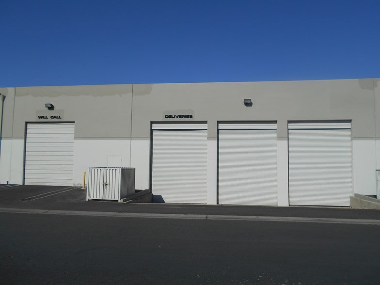 More Photos Of 1060-1072 N Kraemer Pl, Anaheim Manufacturing For Lease