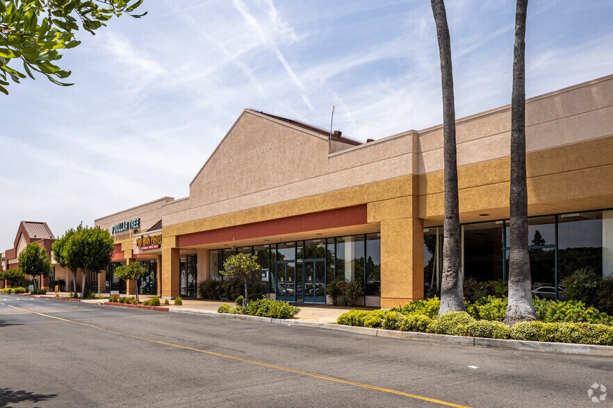 More Photos Of 9561-9971 Chapman Ave, Garden Grove Unknown For Lease
