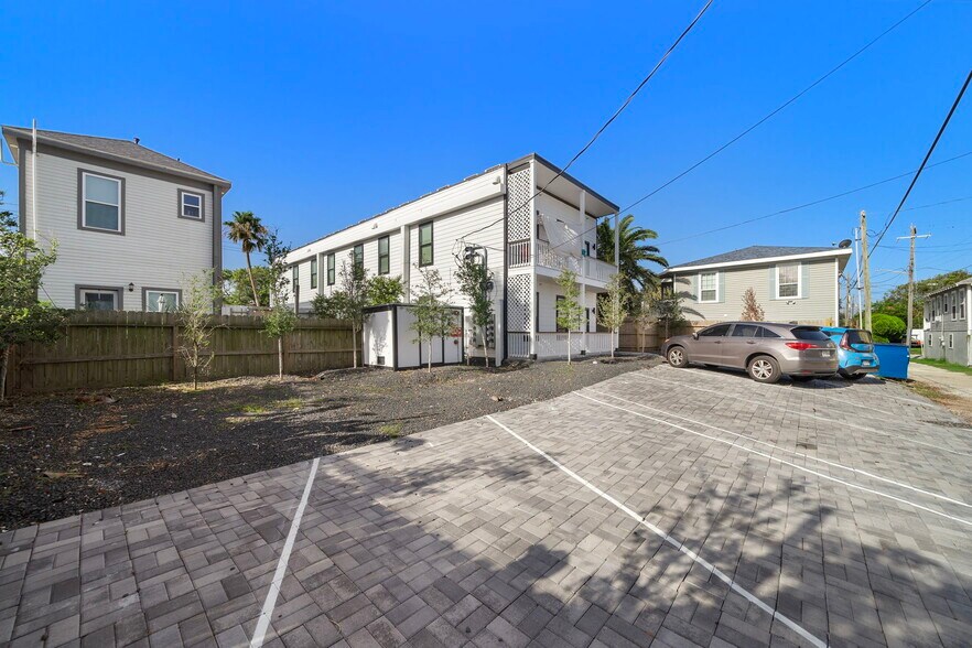 More Photos Of 920 Avenue L, Galveston Apartments For Sale