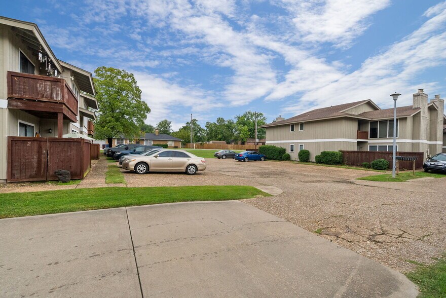 More Photos Of 2401 S 50th St, Fort Smith Apartments For Sale