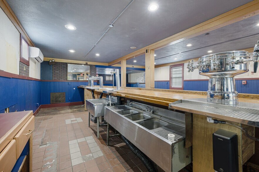 More Photos Of 84-86 Kilvert St, Warwick Restaurant For Sale