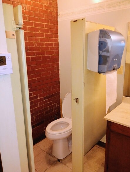 More Photos Of 906 Elm St, Coffeyville Religious Facility For Sale