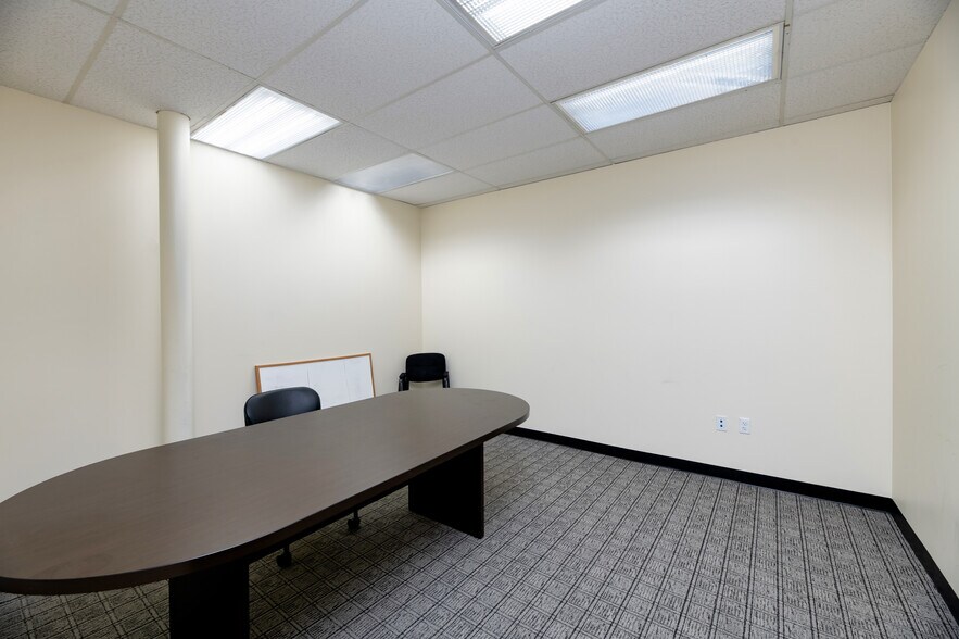 More Photos Of 1610 Corporate Ct, Irving Office For Lease