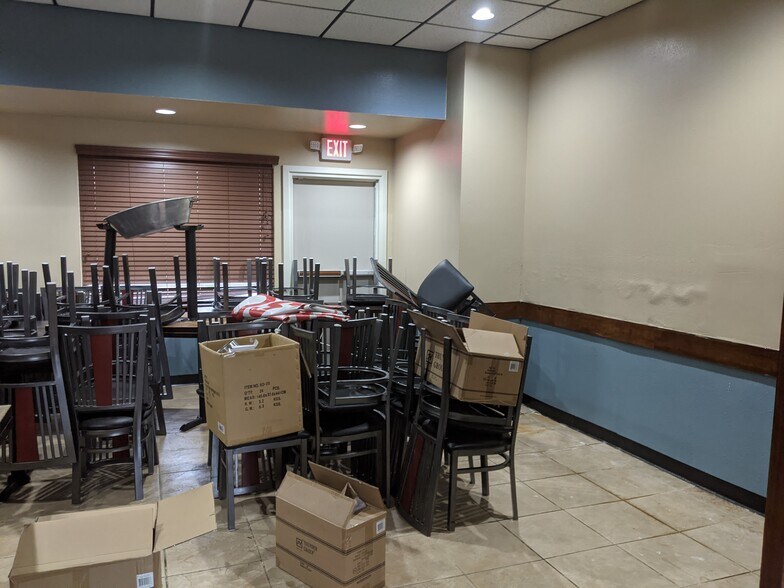More Photos Of 5151 Avenue H, Rosenberg Restaurant For Sale