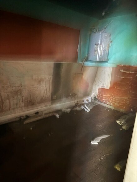 More Photos Of 4500 Commercial Way, Spring Hill General Retail For Lease