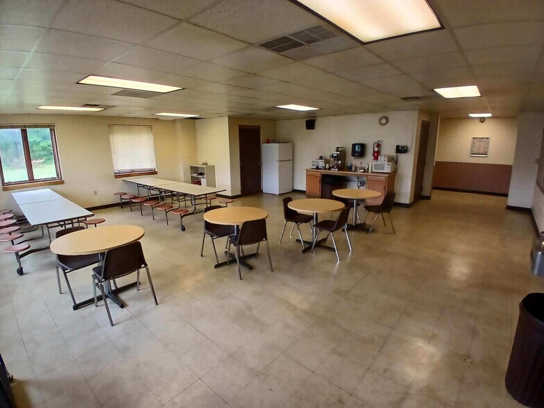 More Photos Of 517 Alpine Rd, Gaylord Manufacturing For Sale