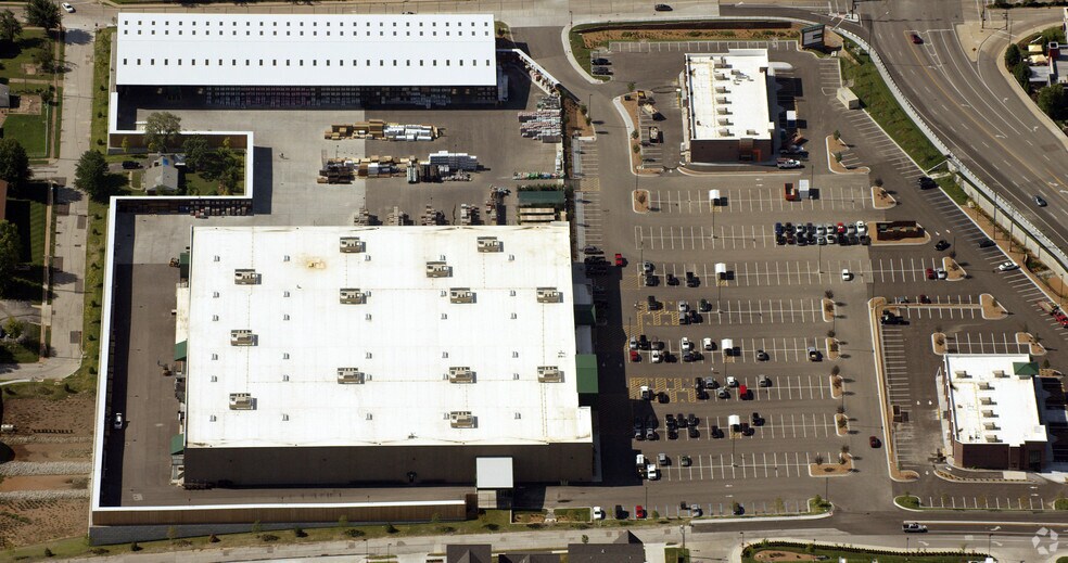 More Photos Of 1600 S Hanley Rd, Saint Louis Unknown For Lease