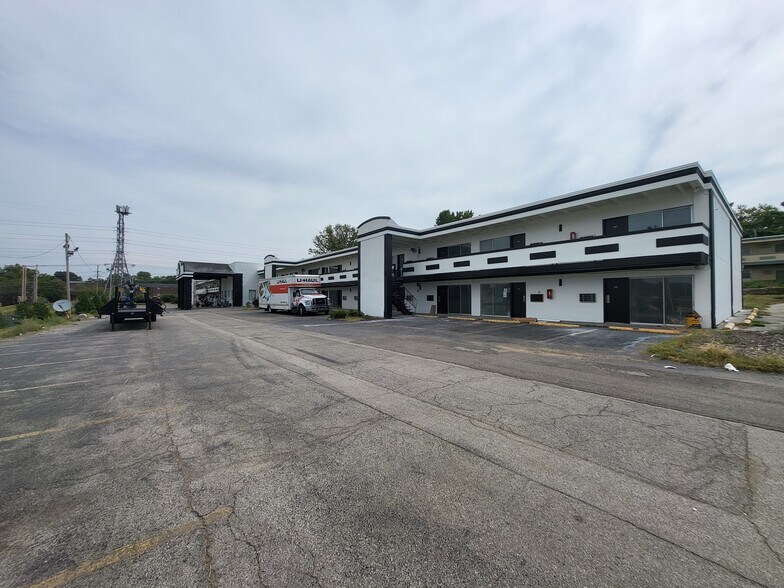 More Photos Of 7350 N Hanley Rd, Hazelwood Hotel For Sale