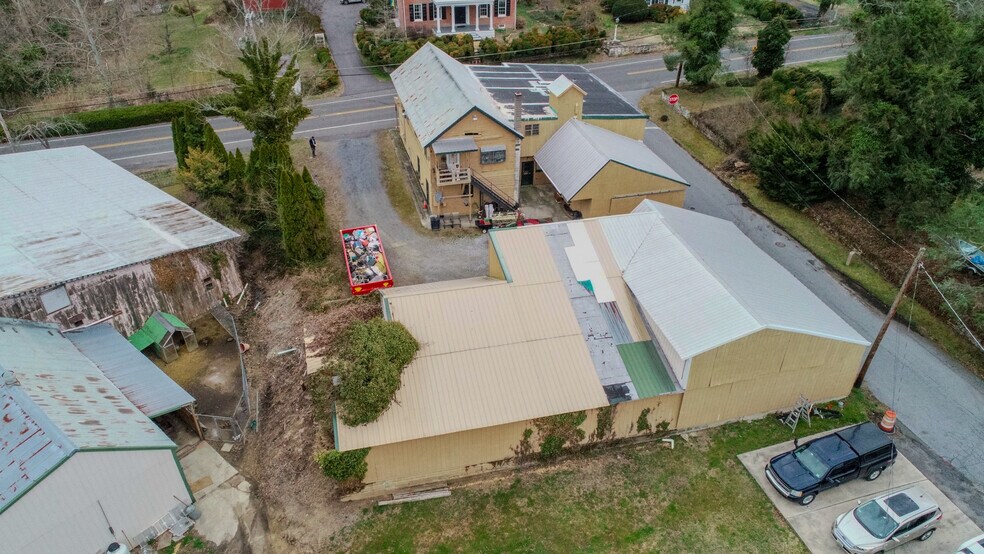 More Photos Of 37 N Greenwich St, Alloway Freestanding For Sale