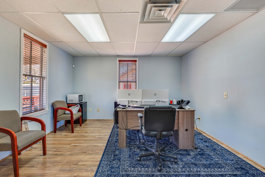 More Photos Of 620 E Beale St, Kingman Office Residential For Sale