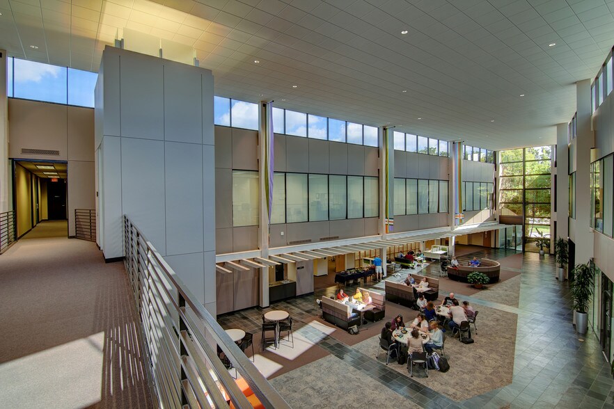 More Photos Of 10200 Richmond Ave, Houston Office For Lease