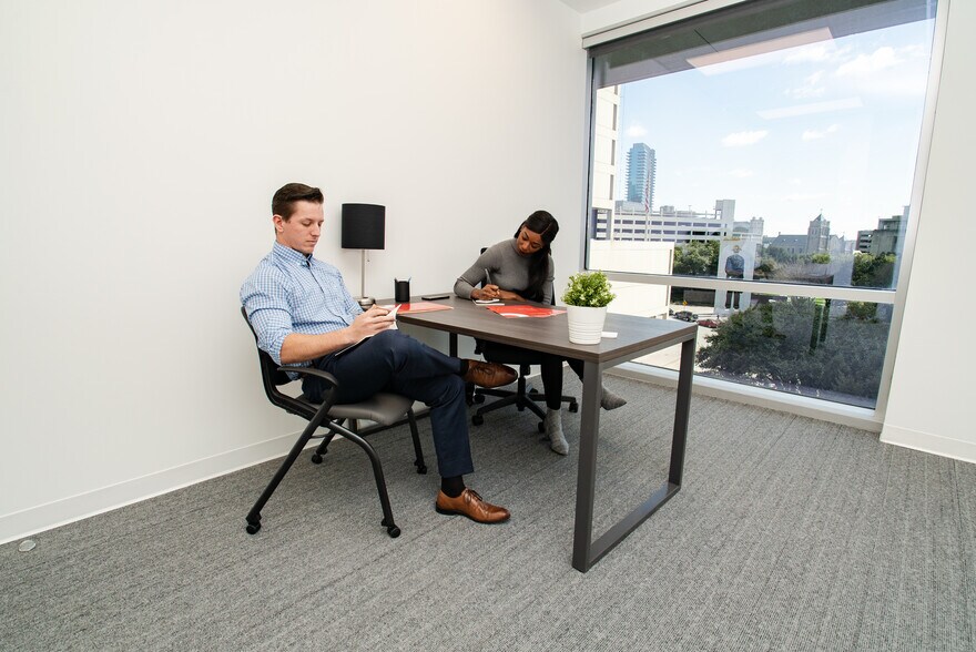 More Photos Of 600 W 6th St, Fort Worth Coworking Space