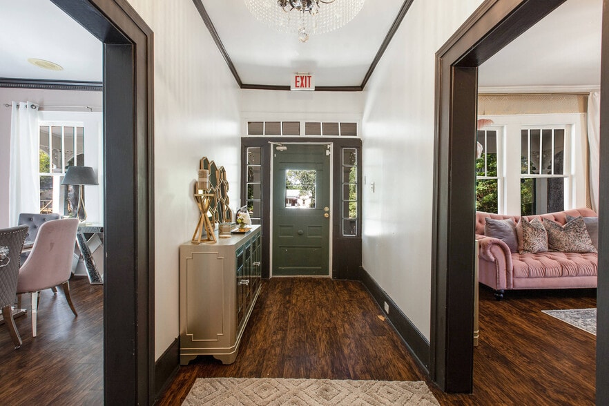 More Photos Of 5459 E Mountain St, Stone Mountain Restaurant For Sale