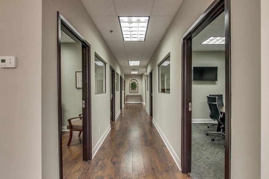 More Photos Of 212 Overlook Cir, Brentwood Office For Sale