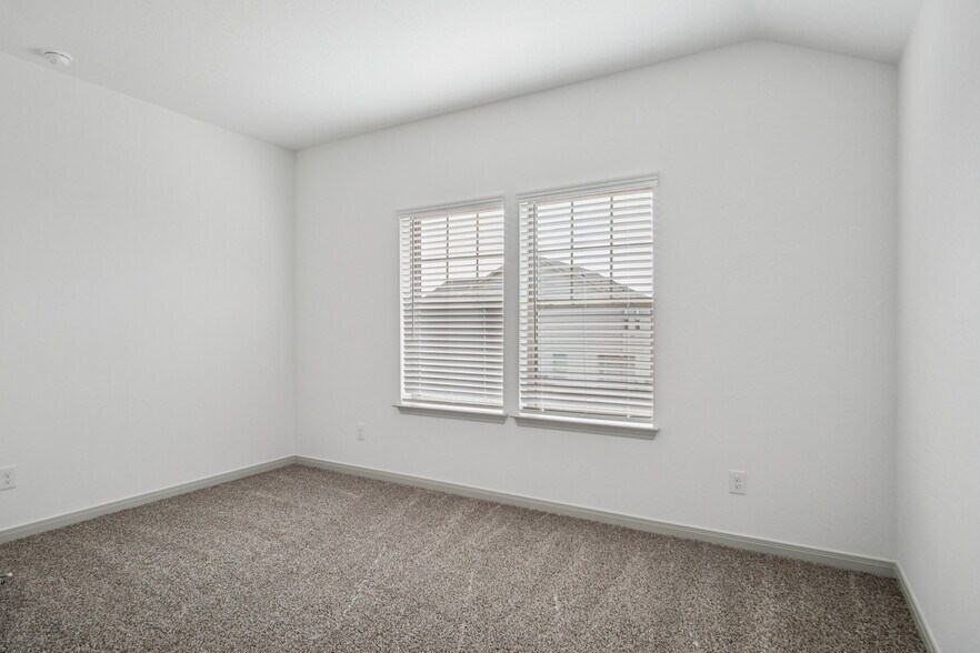 More Photos Of 6408 Segovia Ranch, San Antonio Apartments For Sale