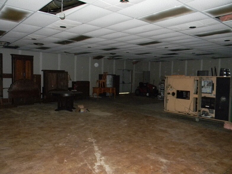 More Photos Of 8575 N County Road 25A, Piqua Flex For Lease