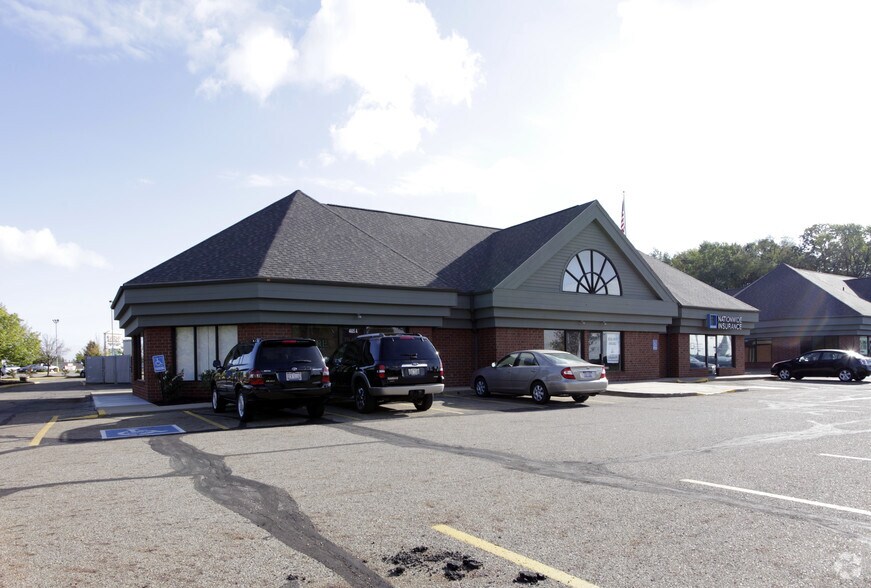 More Photos Of 4601-4719 Fulton Dr, Canton Unknown For Lease