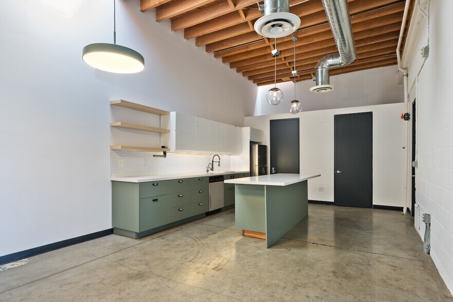 More Photos Of 4310-4312 W Jefferson Blvd, Los Angeles Loft Creative Space For Lease