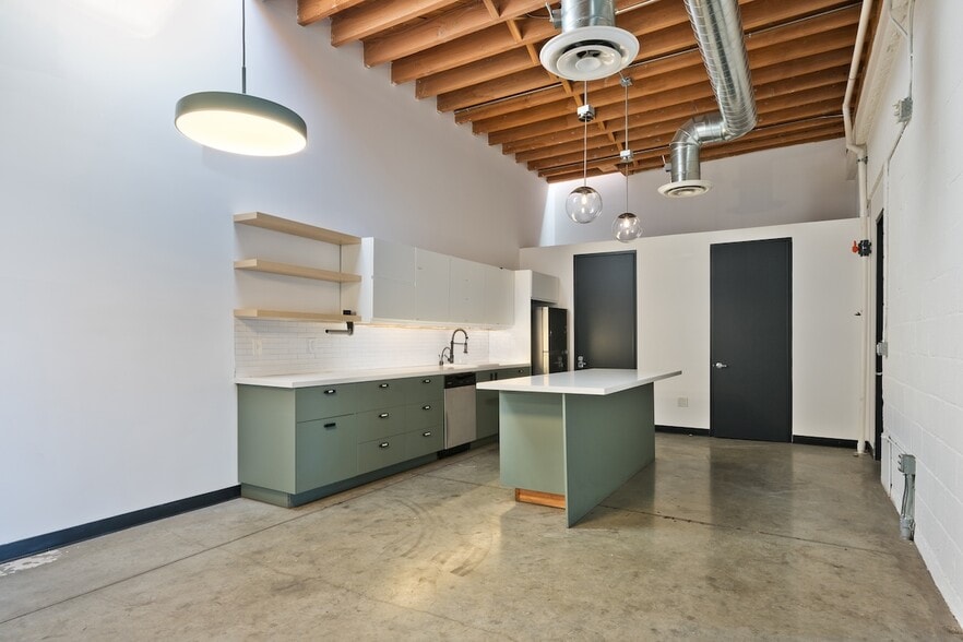 More Photos Of 4310-4312 W Jefferson Blvd, Los Angeles Loft Creative Space For Sale