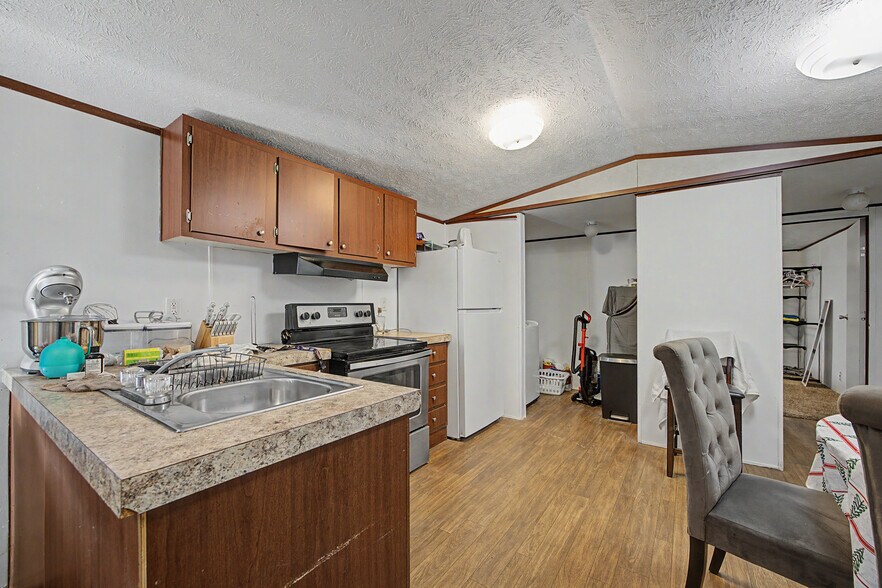 More Photos Of 14165 W Cooksey Rd, Crescent Industrial For Sale
