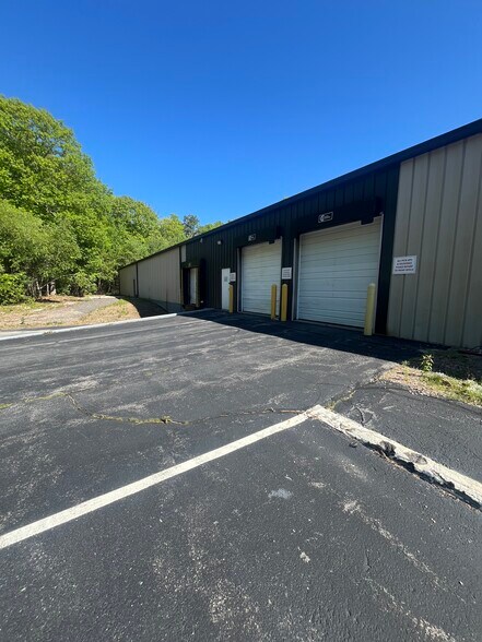 More Photos Of 386 Hill St, Biddeford Warehouse For Sale