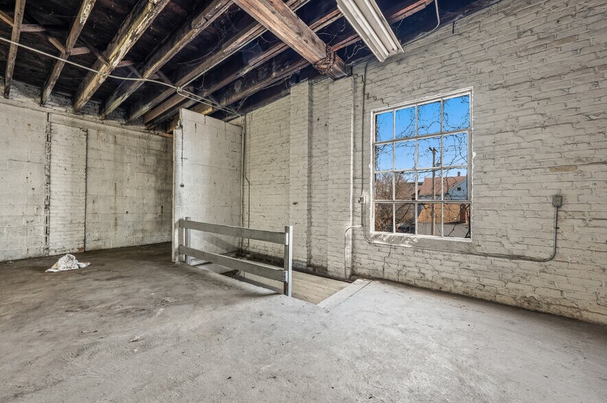 More Photos Of 2400 Barnum Ave, Stratford Industrial For Sale