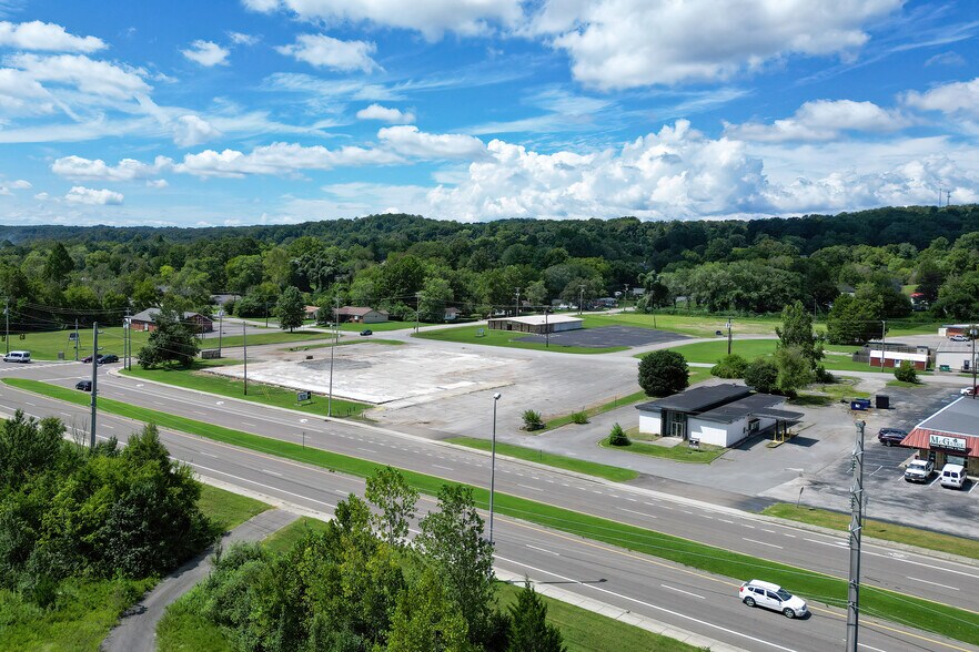 More Photos Of 1990 Oak Ridge Tpke, Oak Ridge Storefront For Sale