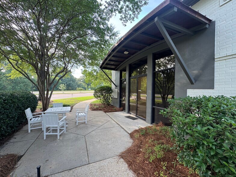 More Photos Of 600 Crescent Blvd, Ridgeland Office Residential For Lease