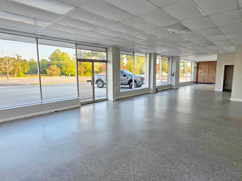 More Photos Of 1103 N Marine Blvd, Jacksonville Restaurant For Lease