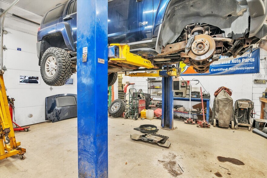 More Photos Of 9846 E Grand River Ave, Brighton Service For Sale