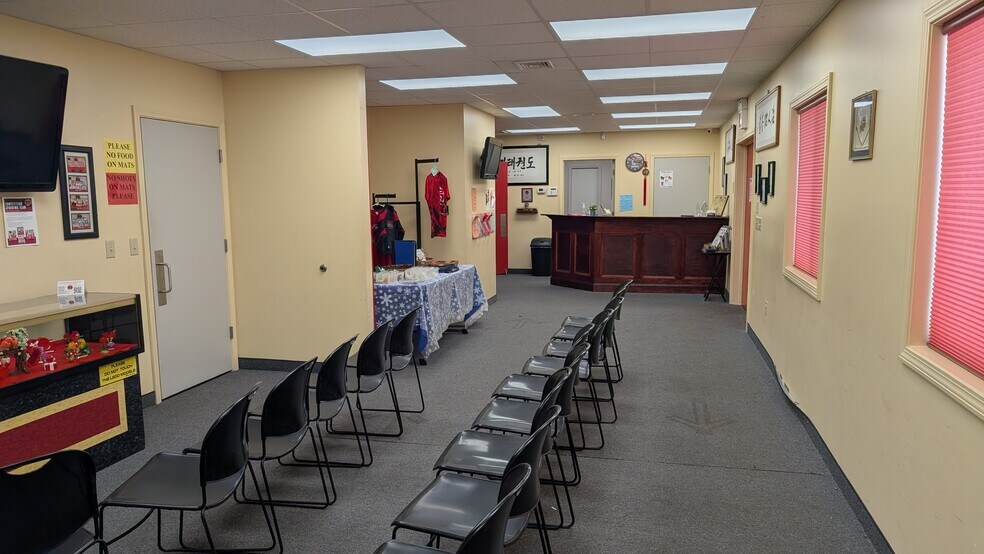 More Photos Of 50 Parum Rd, Colchester Storefront Retail Office For Lease