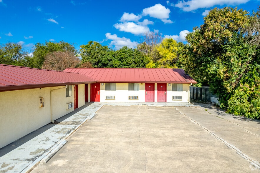 More Photos Of 3257 SW Military Dr, San Antonio Hotel For Sale