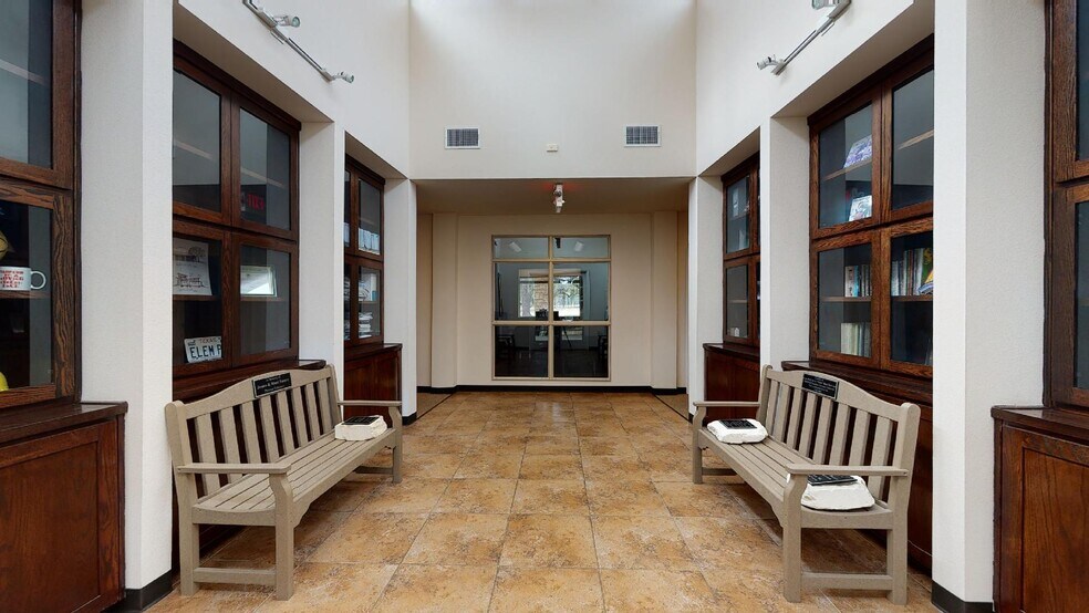 More Photos Of 7910 Cameron Rd, Austin Office For Sale