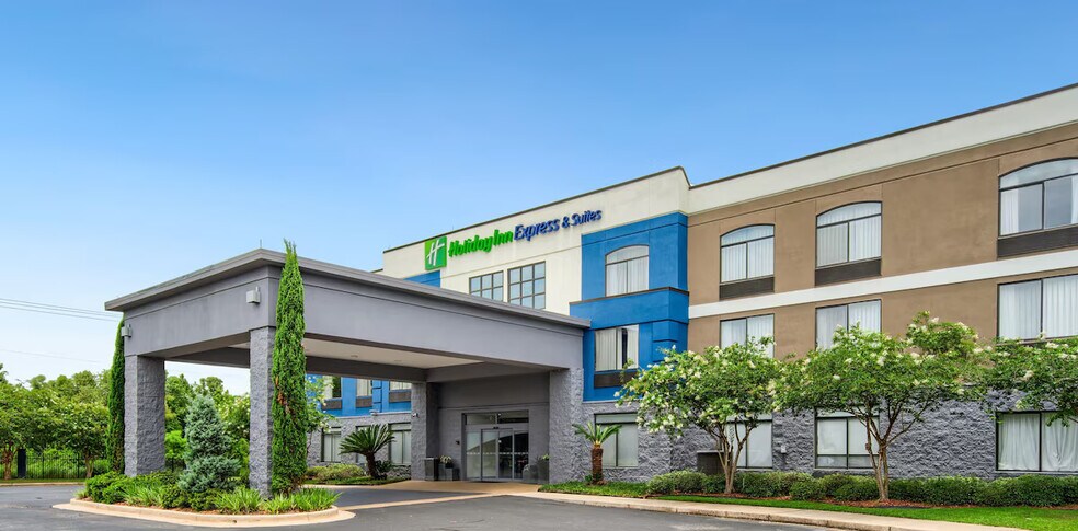 Primary Photo Of 516 Springhill Plaza Ct, Mobile Hotel For Sale