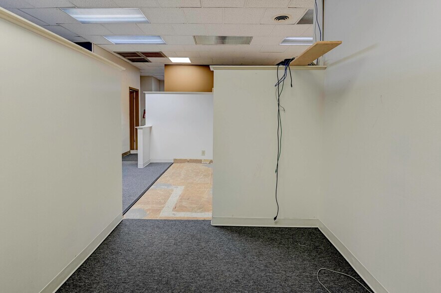 More Photos Of 4003 Pennsylvania Ave, Kansas City Office For Sale