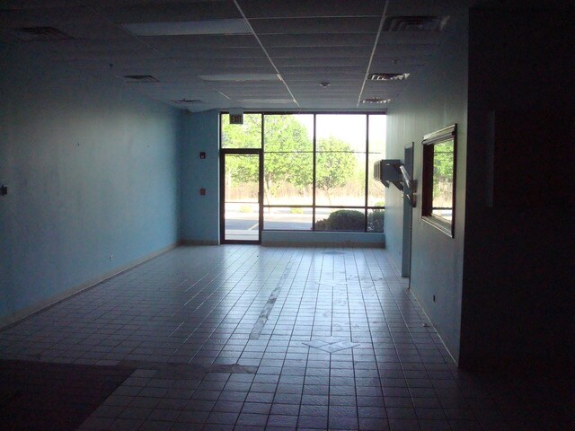 More Photos Of 11300-11314 W Southwest Hwy, Orland Park Storefront Retail Office For Lease