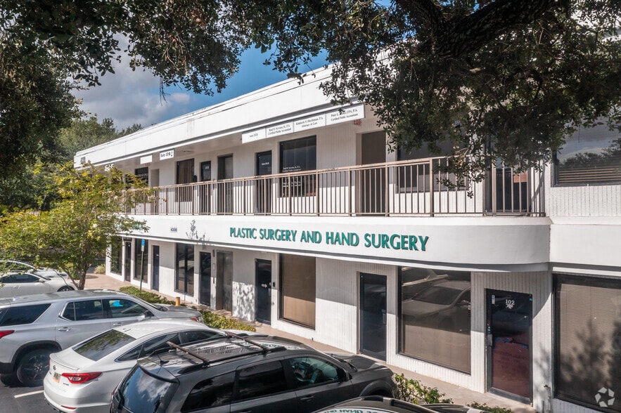 More Photos Of 4330 Sheridan St, Hollywood Medical For Lease
