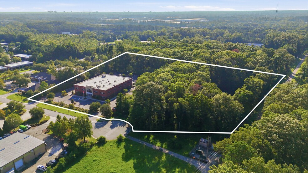 More Photos Of 8 Southern Oaks Ct, Savannah Office For Lease