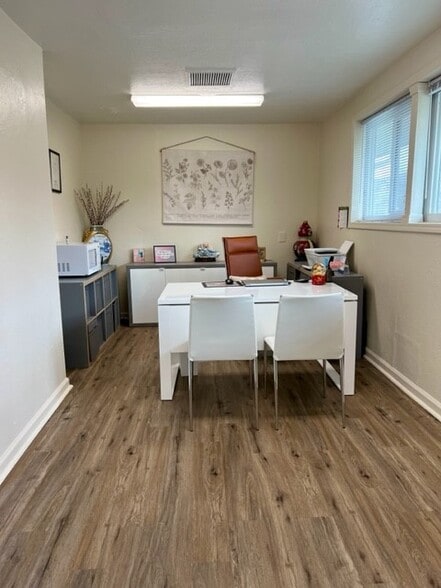 More Photos Of 2820 Broadmoor Ave, Concord Office For Sale