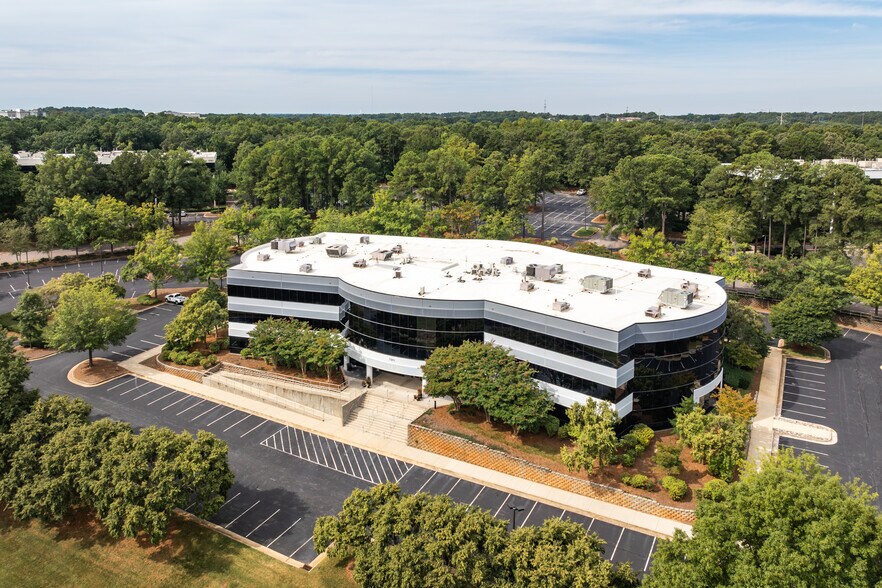 More Photos Of 5565 Centerview Dr, Raleigh Office For Lease