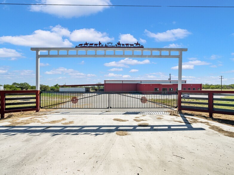 Primary Photo Of 6411 Highway 90 E, Knippa Refrigeration Cold Storage For Sale